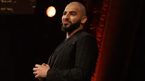 “勒沃库森逆风翻盘，惊现4-3惊天逆转”